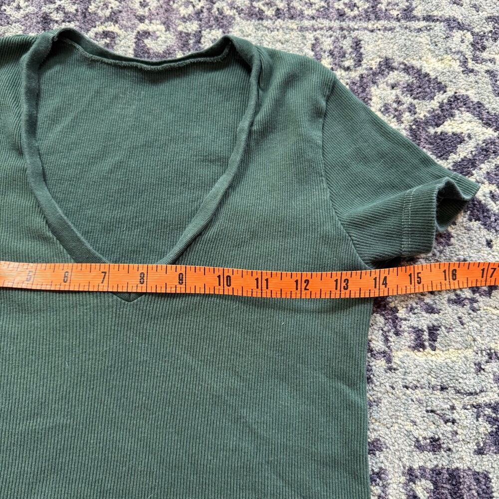 John Galt Green Ribbed V-Neck Crop Top Short Sleeve Brandy Melville- XS/S - Picture 4 of 6